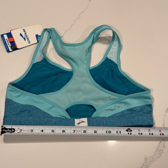 Brooks Versatile Bra - Picture 3 of 8